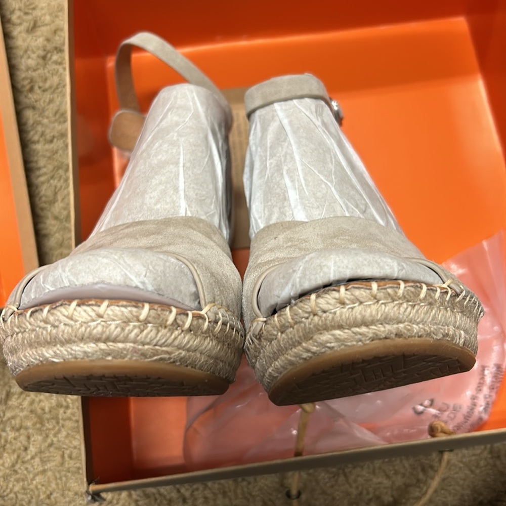 gentle souls Cream Espadrilles with Ankle Strap and Textured Upper - Picture 5 of 5
